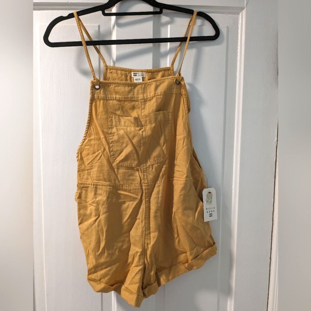 Billabong shorts overall - NWT, small